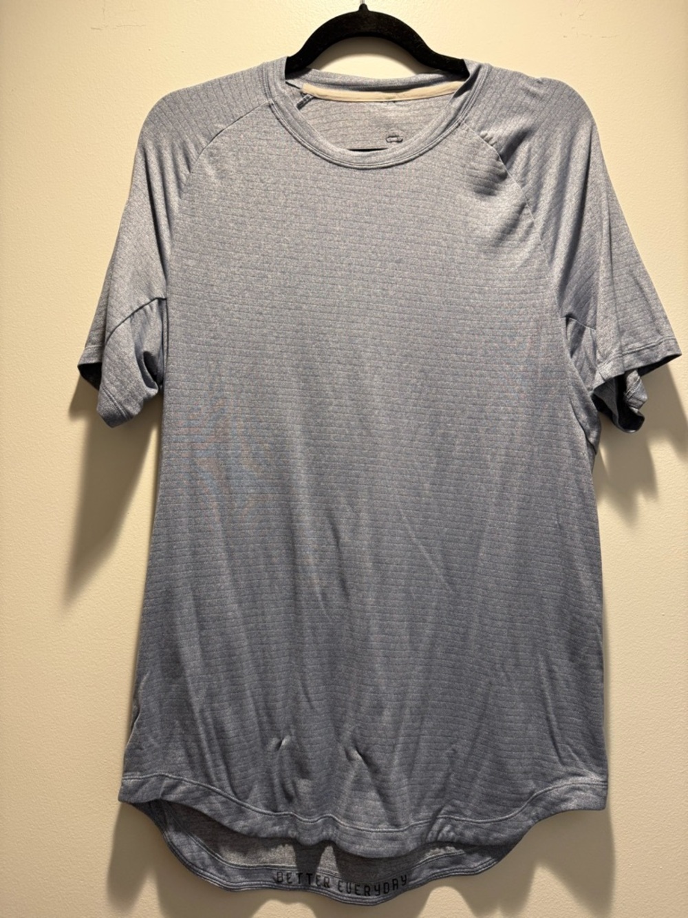 lululemon heathered light blue men’s short sleeve crew